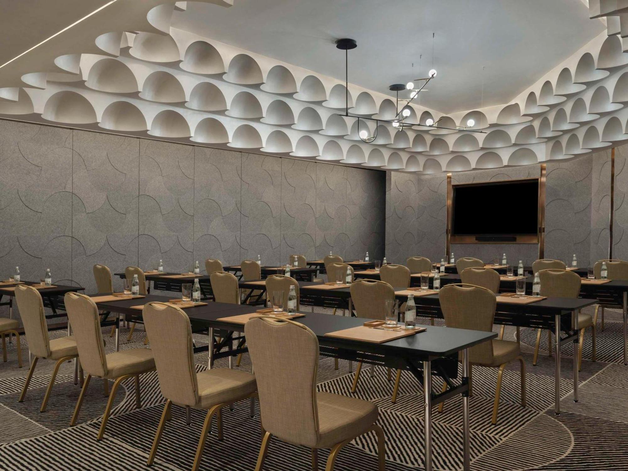 So/ Uptown Dubai Hotel Exterior foto The interior of the meeting room